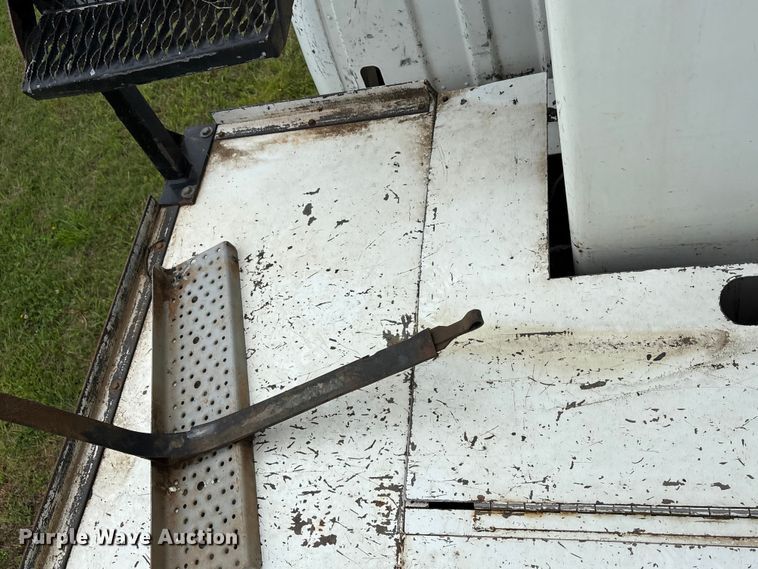 image for item EW1549 2011 Freightliner Business Class M2 forestry bucket truck