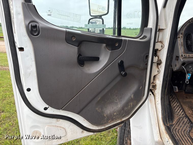 image for item EW1549 2011 Freightliner Business Class M2 forestry bucket truck