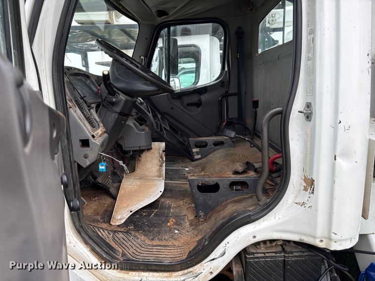 image for item EW1549 2011 Freightliner Business Class M2 forestry bucket truck