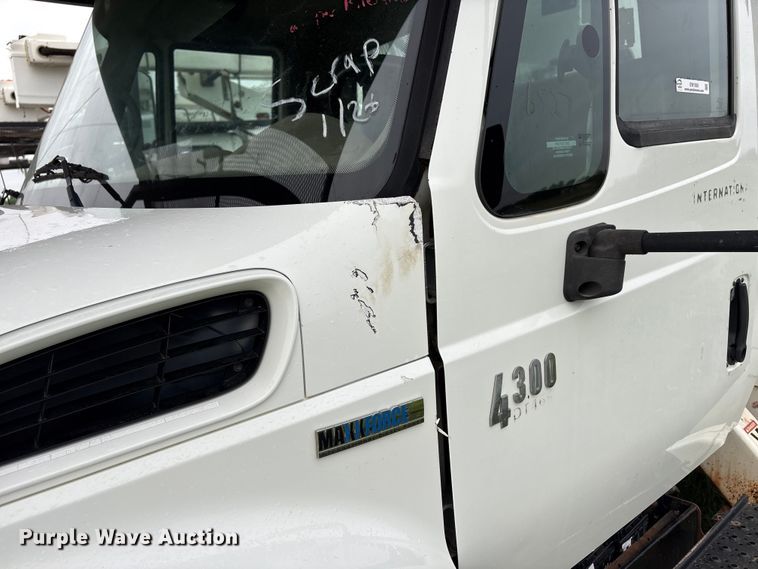 image for item EW1550 2009 International 4300 forestry bucket truck