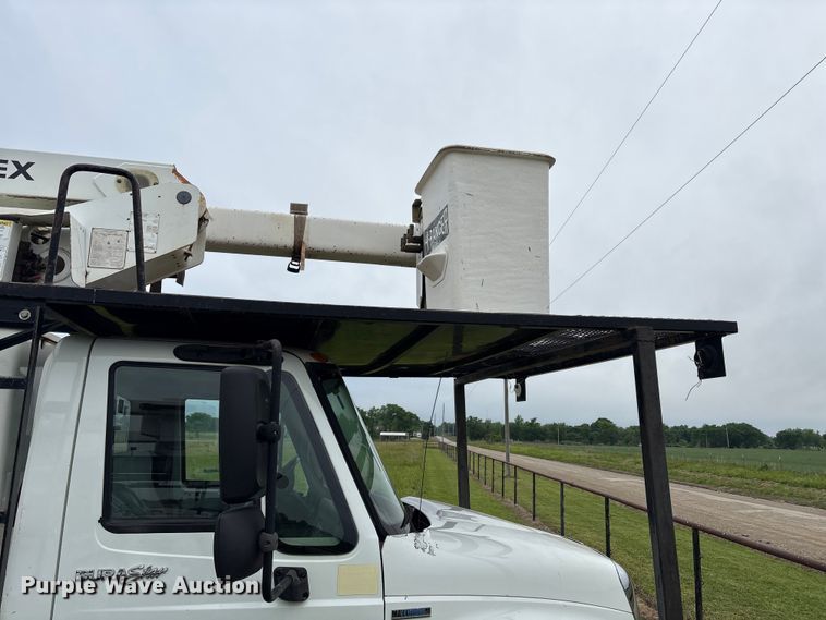 image for item EW1550 2009 International 4300 forestry bucket truck