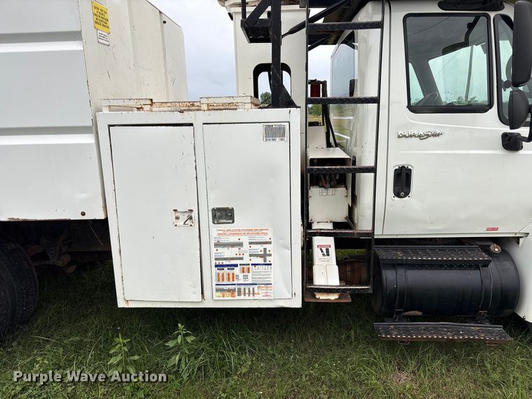 image for item EW1550 2009 International 4300 forestry bucket truck