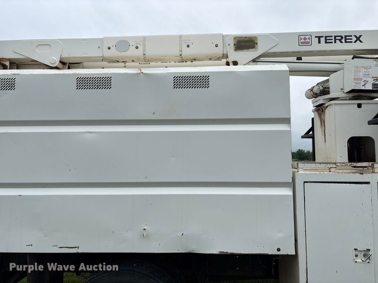 image for item EW1550 2009 International 4300 forestry bucket truck