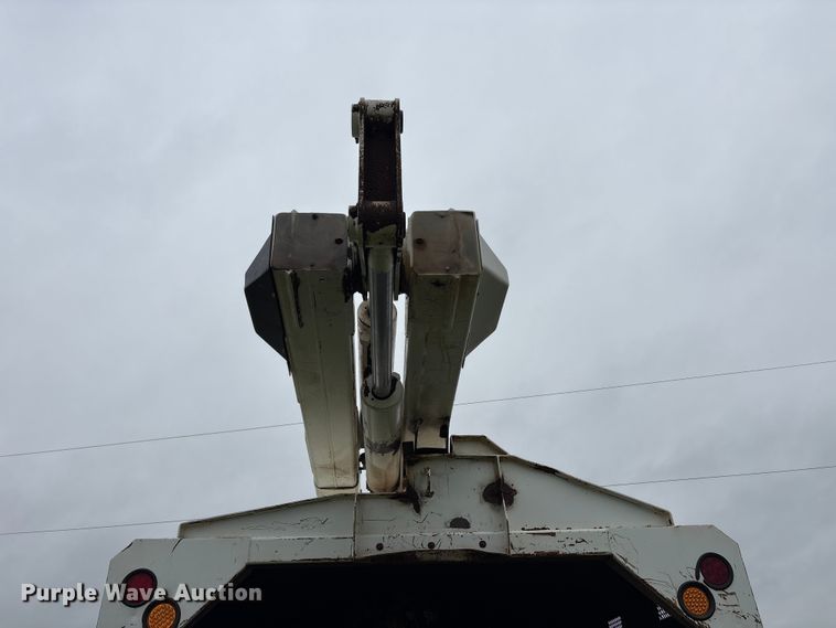 image for item EW1550 2009 International 4300 forestry bucket truck