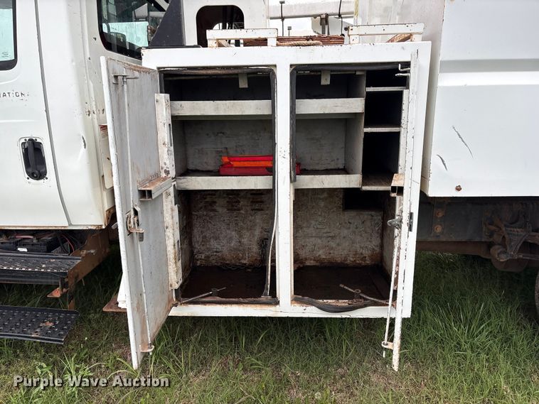 image for item EW1550 2009 International 4300 forestry bucket truck