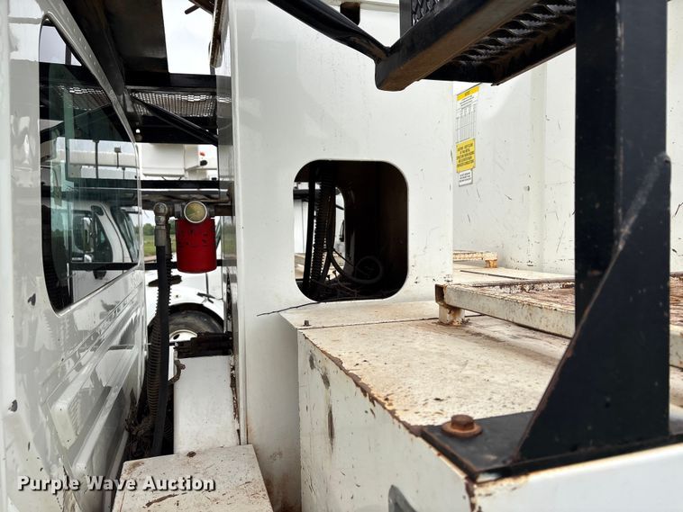 image for item EW1550 2009 International 4300 forestry bucket truck