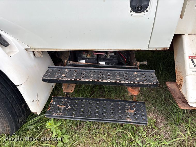 image for item EW1550 2009 International 4300 forestry bucket truck