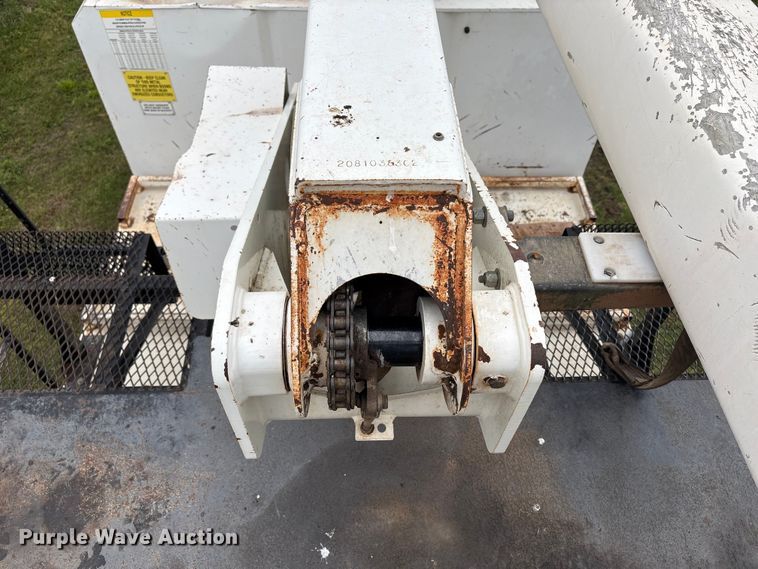 image for item EW1550 2009 International 4300 forestry bucket truck