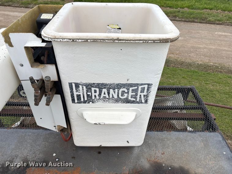 image for item EW1550 2009 International 4300 forestry bucket truck