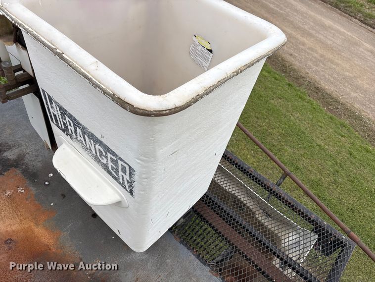 image for item EW1550 2009 International 4300 forestry bucket truck