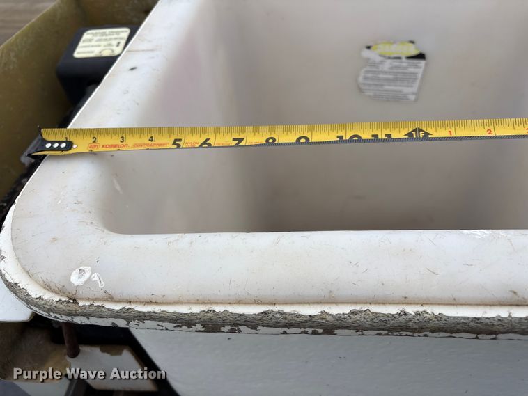 image for item EW1550 2009 International 4300 forestry bucket truck