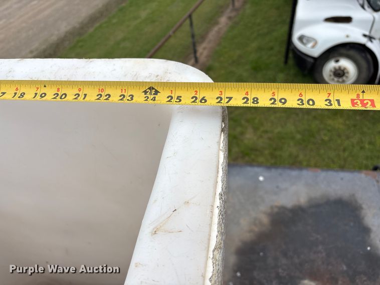 image for item EW1550 2009 International 4300 forestry bucket truck