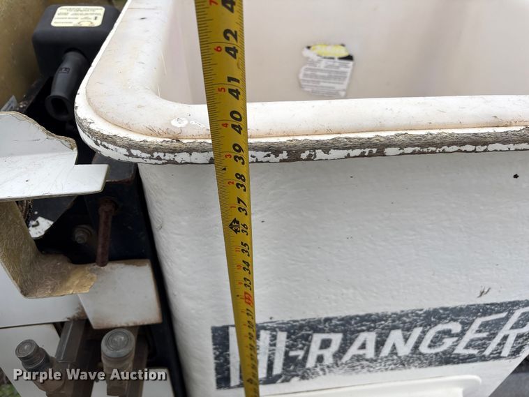 image for item EW1550 2009 International 4300 forestry bucket truck
