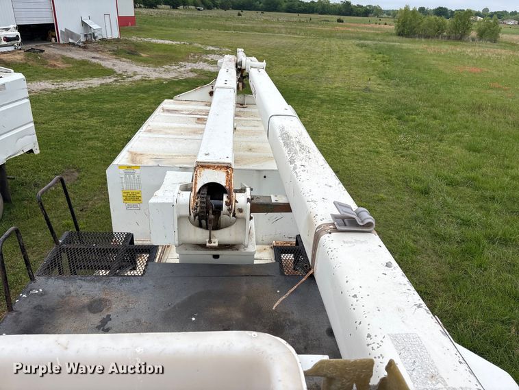 image for item EW1550 2009 International 4300 forestry bucket truck