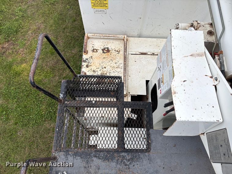 image for item EW1550 2009 International 4300 forestry bucket truck
