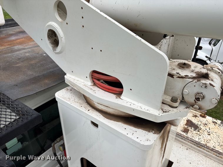 image for item EW1550 2009 International 4300 forestry bucket truck