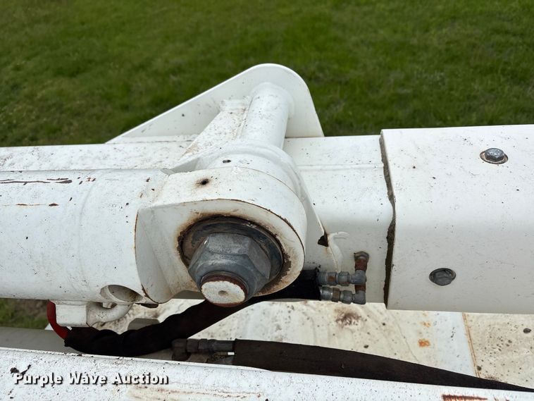 image for item EW1550 2009 International 4300 forestry bucket truck