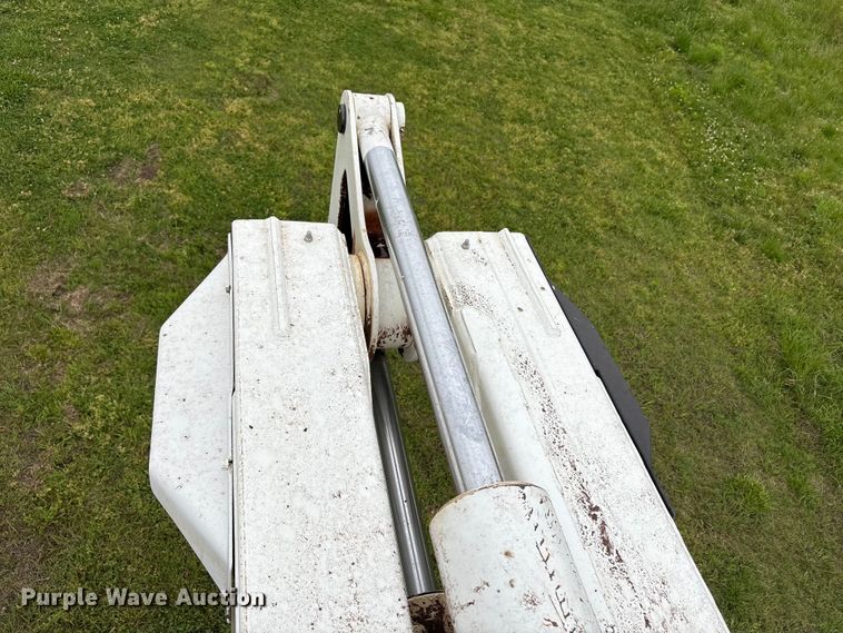 image for item EW1550 2009 International 4300 forestry bucket truck