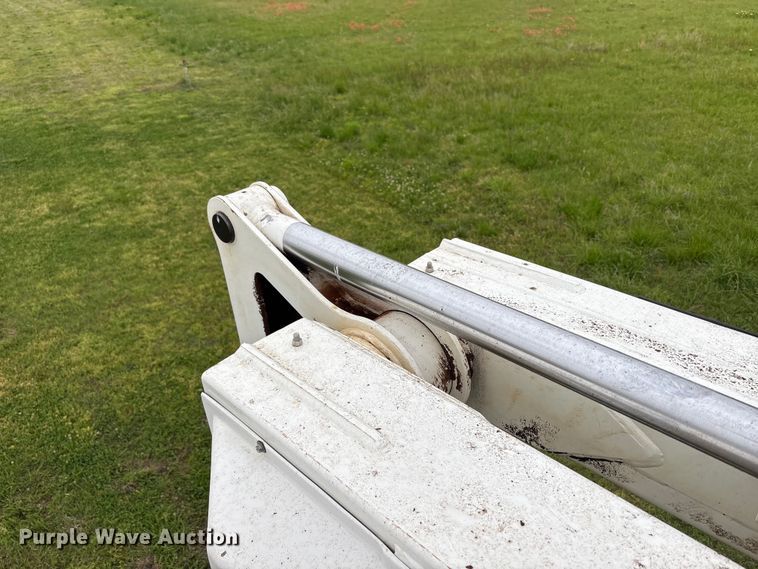 image for item EW1550 2009 International 4300 forestry bucket truck