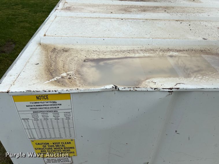 image for item EW1550 2009 International 4300 forestry bucket truck