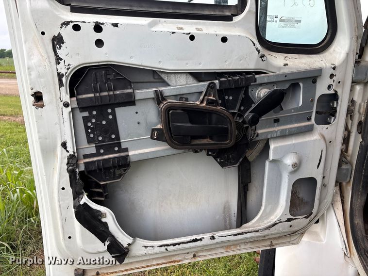 image for item EW1550 2009 International 4300 forestry bucket truck