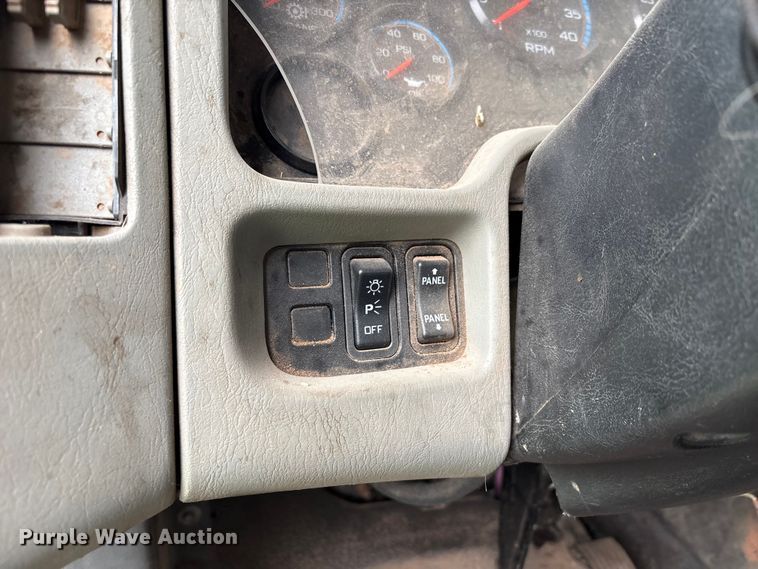 image for item EW1550 2009 International 4300 forestry bucket truck