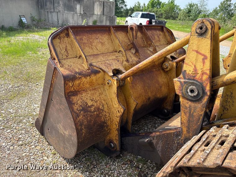 image for item EW1555 1971 Caterpillar 977K dozer
