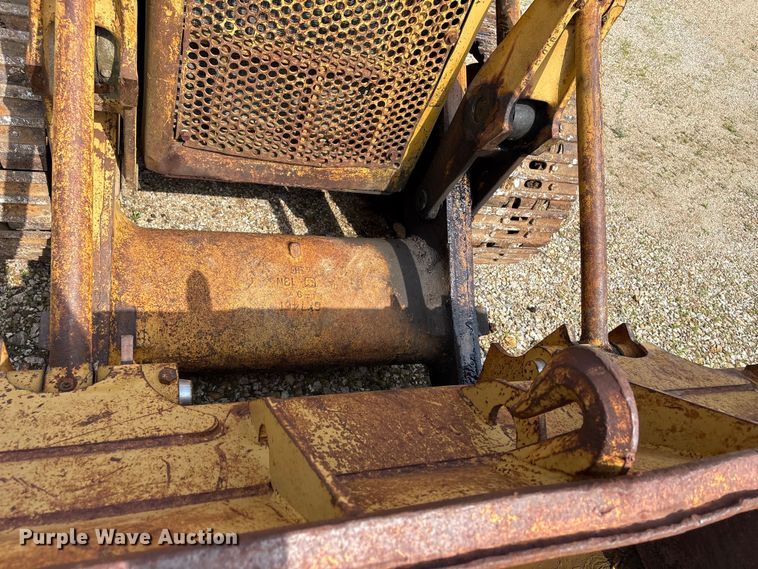 image for item EW1555 1971 Caterpillar 977K dozer