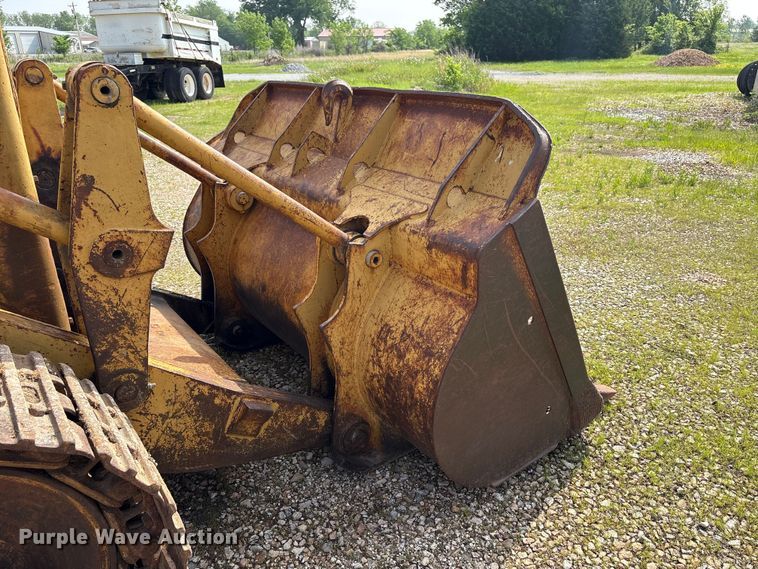 image for item EW1555 1971 Caterpillar 977K dozer
