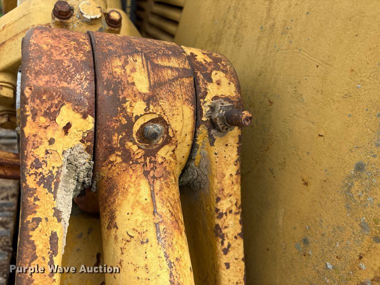 image for item EW1555 1971 Caterpillar 977K dozer