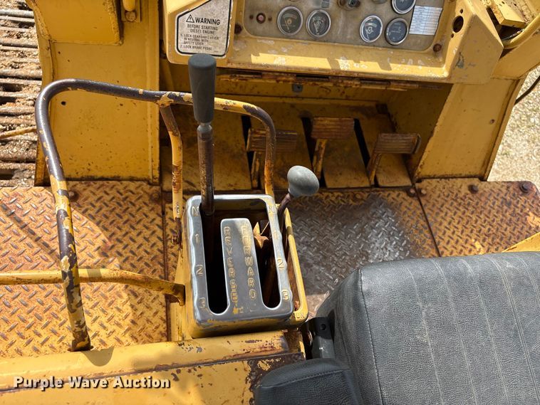 image for item EW1555 1971 Caterpillar 977K dozer