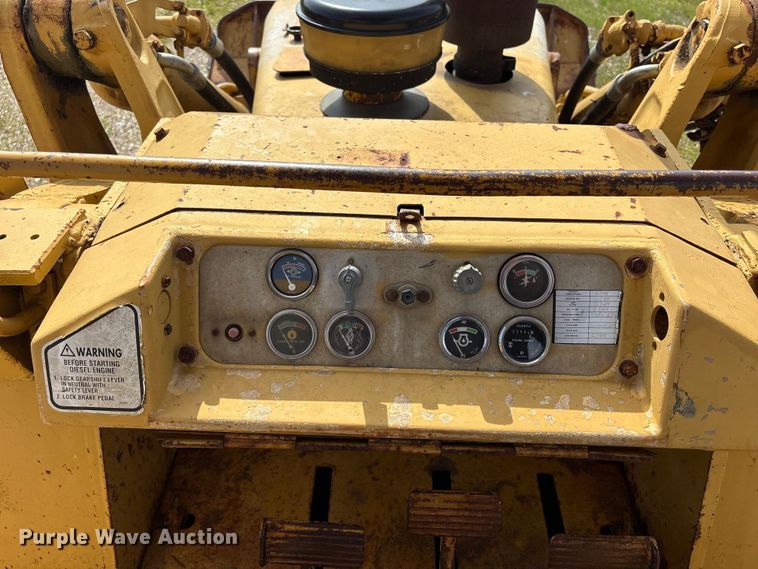 image for item EW1555 1971 Caterpillar 977K dozer