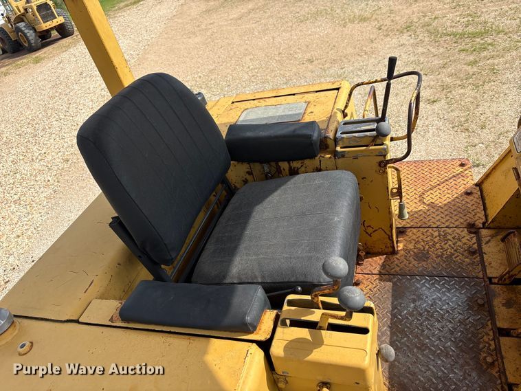 image for item EW1555 1971 Caterpillar 977K dozer