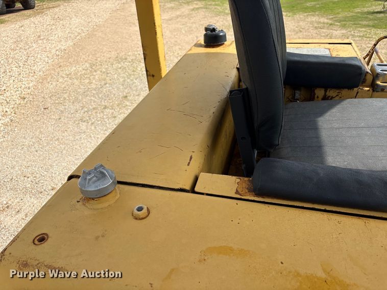 image for item EW1555 1971 Caterpillar 977K dozer