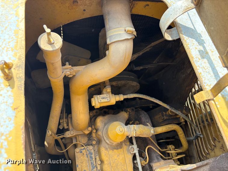 image for item EW1555 1971 Caterpillar 977K dozer