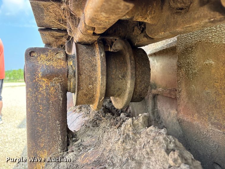 image for item EW1555 1971 Caterpillar 977K dozer