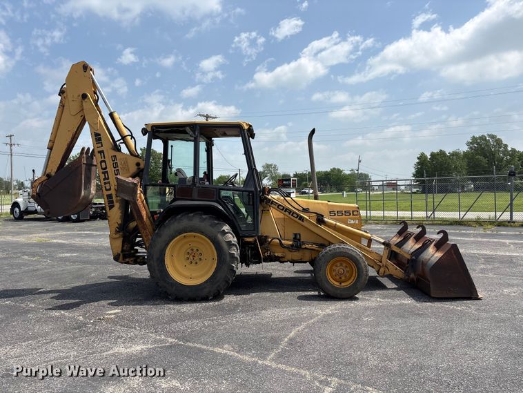 image for item EW1557 Ford 555D backhoe