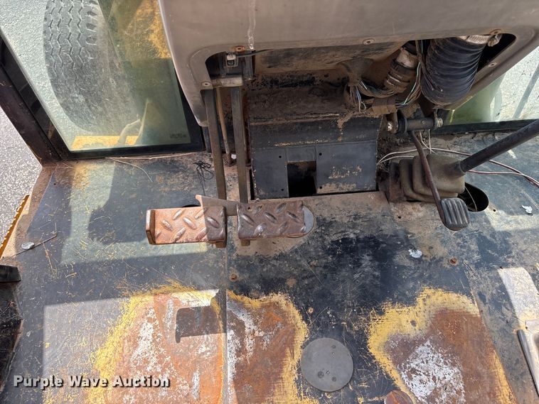image for item EW1557 Ford 555D backhoe