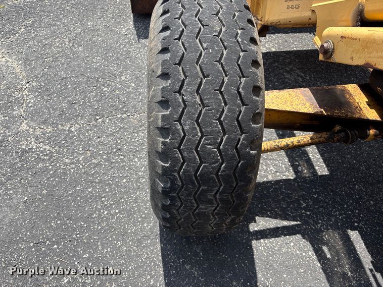 image for item EW1557 Ford 555D backhoe