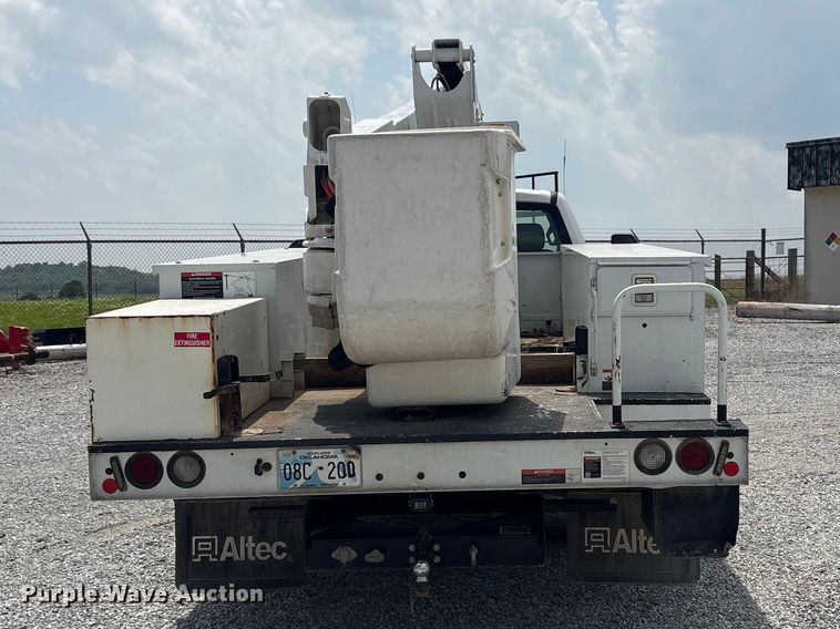 image for item EW1561 2019 Ford F550 Super Duty bucket truck