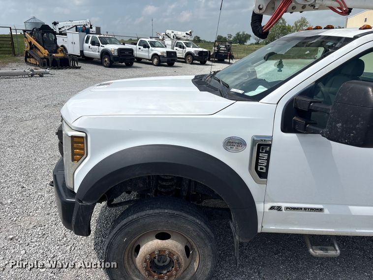 image for item EW1561 2019 Ford F550 Super Duty bucket truck