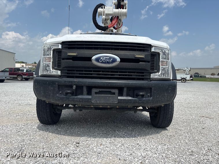 image for item EW1561 2019 Ford F550 Super Duty bucket truck