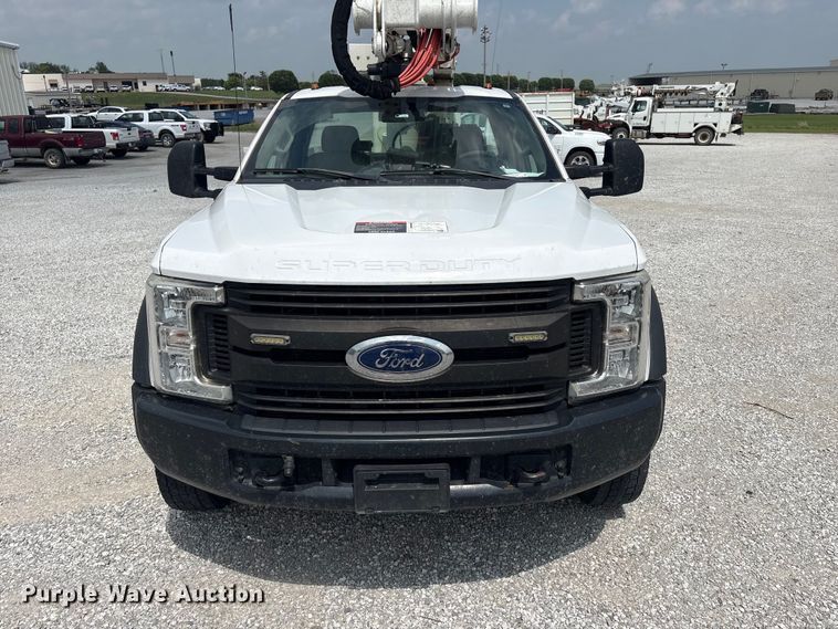 image for item EW1561 2019 Ford F550 Super Duty bucket truck