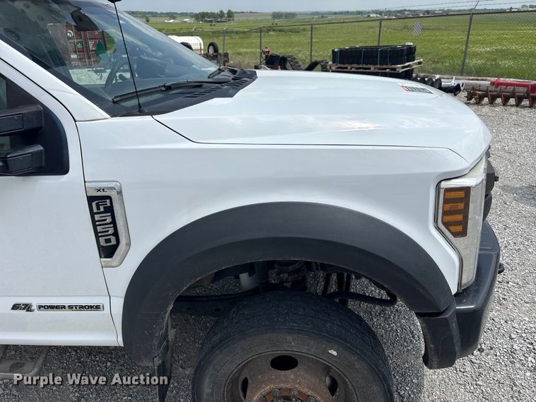 image for item EW1561 2019 Ford F550 Super Duty bucket truck