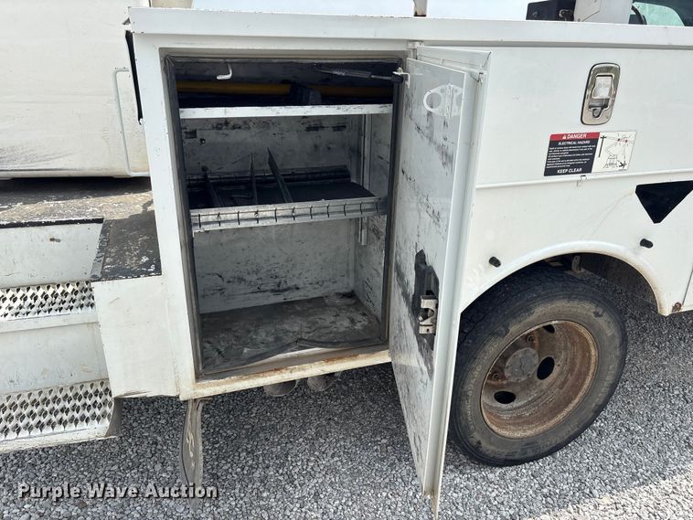 image for item EW1561 2019 Ford F550 Super Duty bucket truck