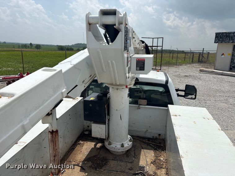 image for item EW1561 2019 Ford F550 Super Duty bucket truck
