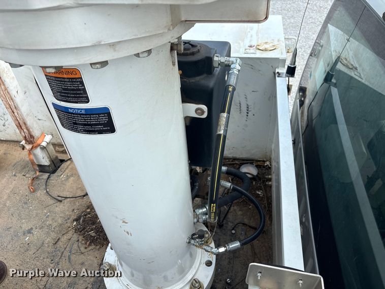 image for item EW1561 2019 Ford F550 Super Duty bucket truck