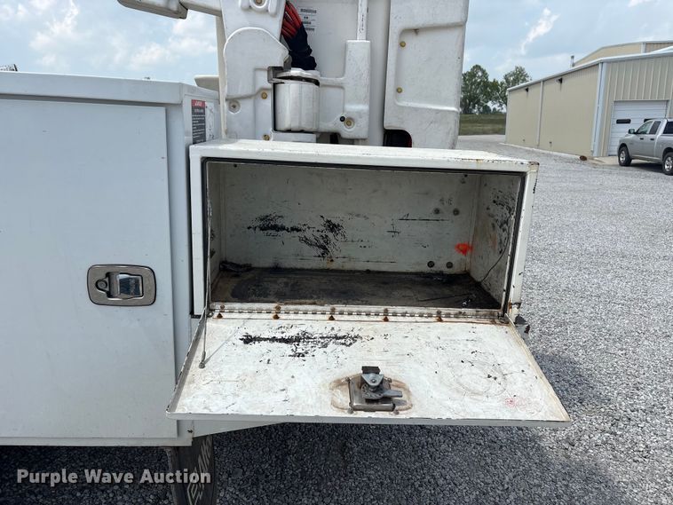 image for item EW1561 2019 Ford F550 Super Duty bucket truck