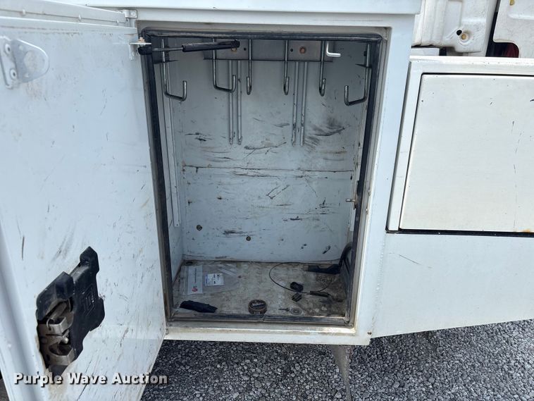 image for item EW1561 2019 Ford F550 Super Duty bucket truck