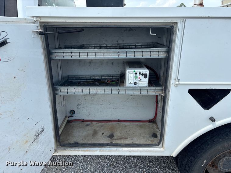 image for item EW1561 2019 Ford F550 Super Duty bucket truck
